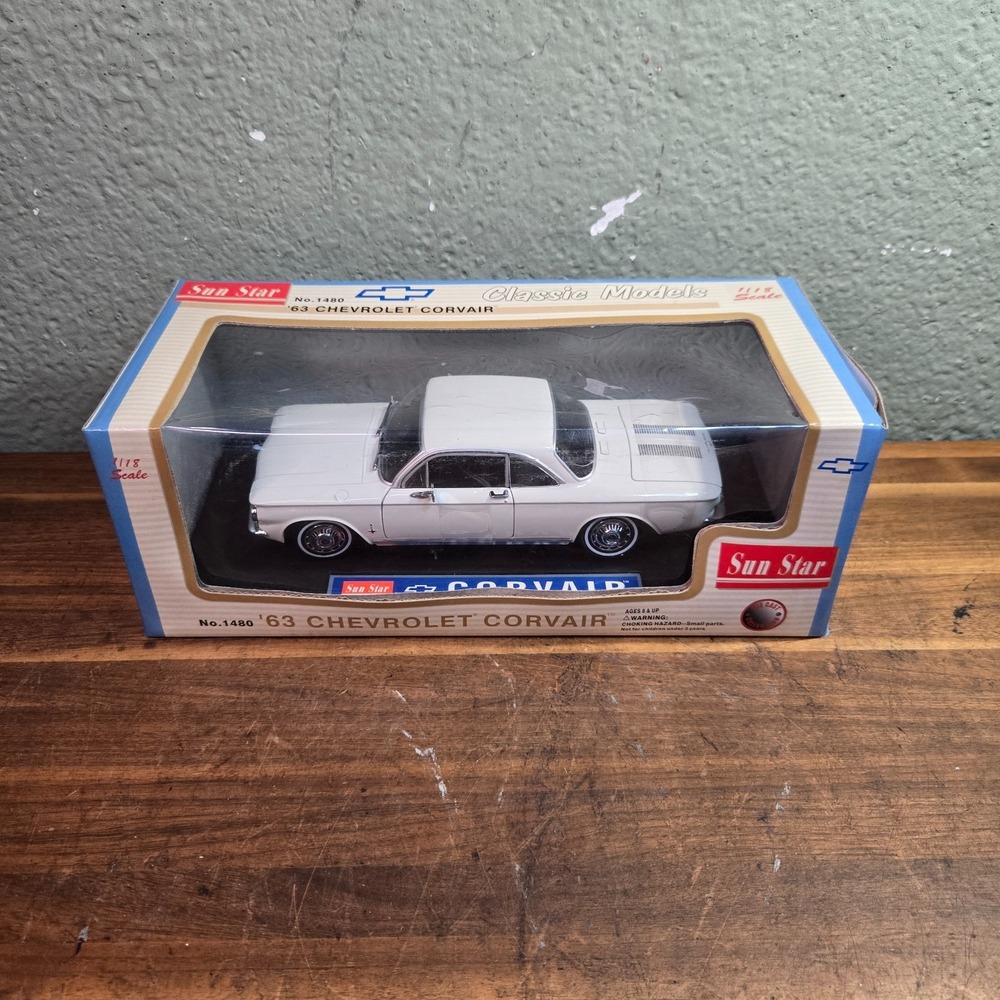 Sun Star Chevrolet Corvair Car 1963 1:18 Diecast White Model